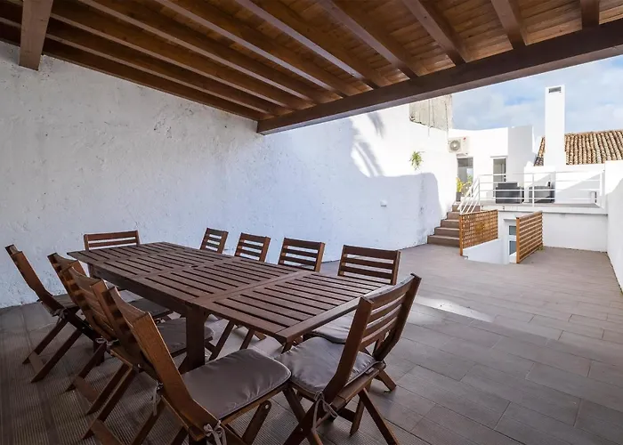 Jose Do Canto Garden House